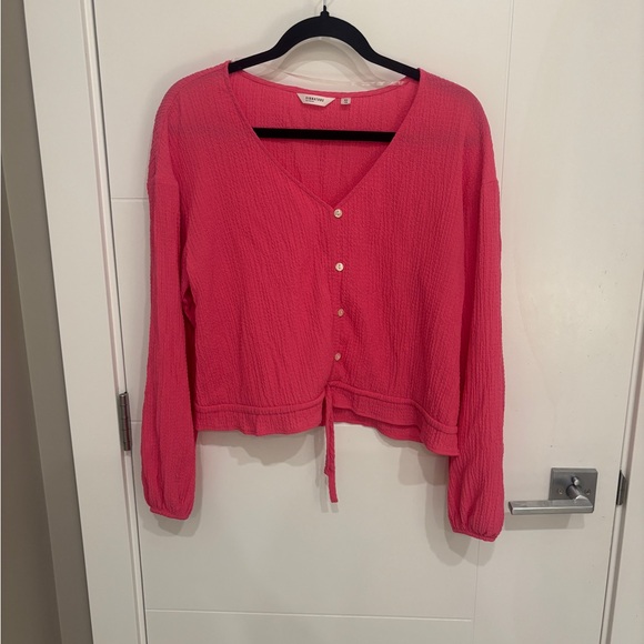 Reitmans Tops - Reitmans Signature Pink Textured V-Neck Top